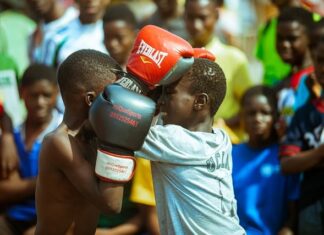 Jak ładnie zapakować skarpety?