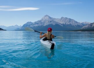 Ile waży kajak 3 osobowy?